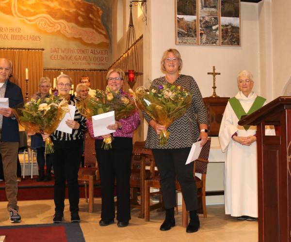 Vier jubilarissen liturgiekoor Langeveen