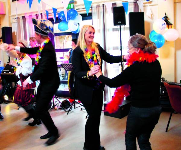 C.V. De Dubbelkiekers viert seniorencarnaval: Een groot feest!
