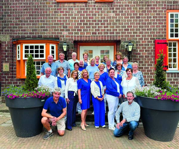 Tuesday Fever sluit zangseizoen swingend af in ‘t Oale Roadhoes