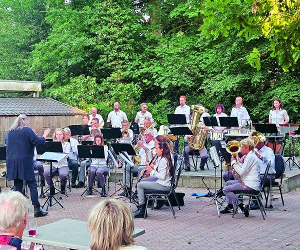 Zomers concert op het Noaberplein