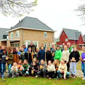Tubbergse jeugd zet zich in voor bijen en vlinders