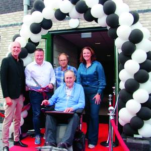 Vader en zoon Klein Haarhuis openen nieuwe kleedkamers bij MVV’29