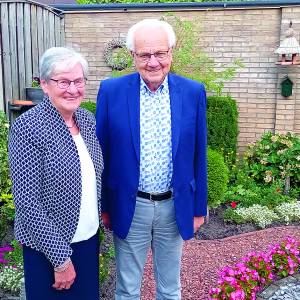 Louis en Truus Wesselink-Weusthuis vieren 50 gouden huwelijksjaren