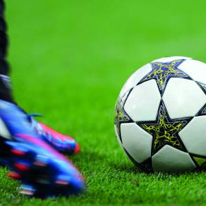 De Tukkers verliest derby en lijkt kampioenschap te verspelen