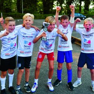 Ongeveer 150 enthousiaste en fanatieke kinderen tijdens 7e editie Streetsoccer toernooi