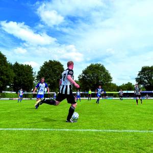 De Tukkers nog in race voor promotie door zwaarbevochten overwinning op Noordscheschut