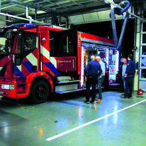 Brandweer Tubbergen neemt nieuwe tankautospuit in ontvangst