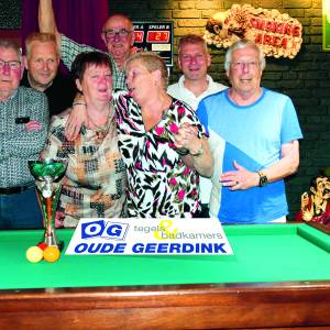 De West hijst kampioensvlag na winst op Nobbenhuis